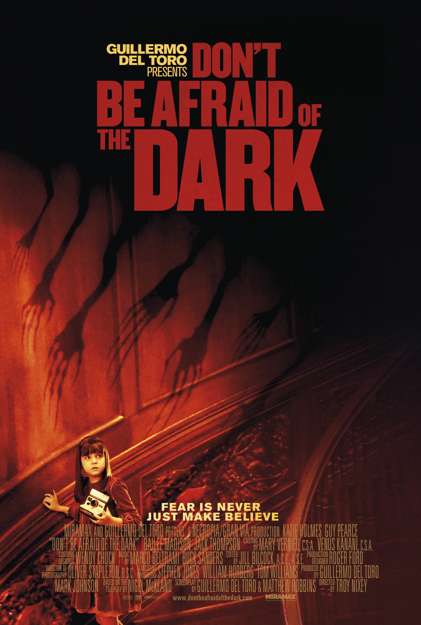 Đừng Sợ Bóng Tối | Don't Be Afraid of the Dark (2011)